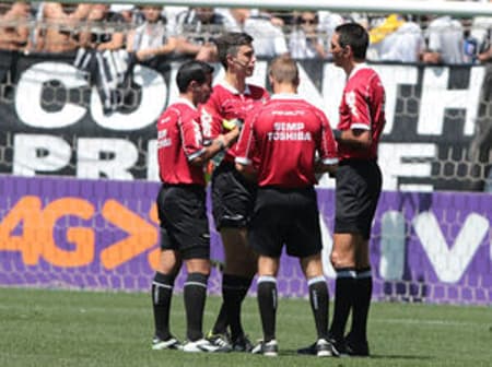 Arbitragem Santos e Corinthians
