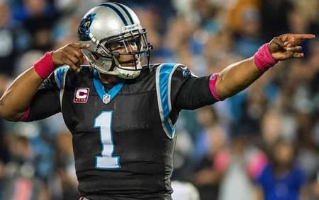 Panthers vencem os Colts e seguem invictos na NFL