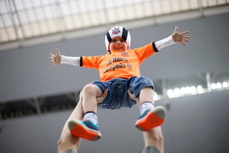 Timão bate o Coxa no fim com Arena lotada
