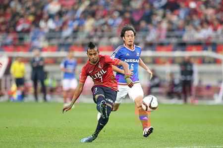 Caio Fernandes marca dois gols na vitória do Kashima Antlers, neste sábado (Foto: Divulgação/Site Oficial do Kashima Antlers)
