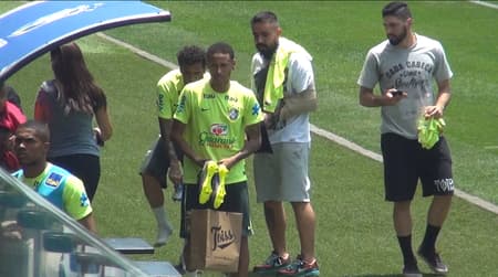 Neymar em treino (Foto: reprodução/LANCE!TV)