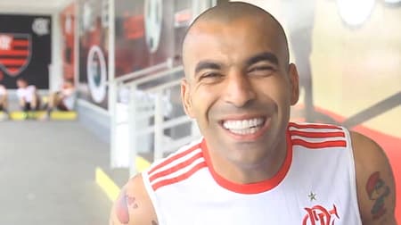 HOME - Sheik convida torcida para o aniversário de 120 anos do Flamengo (Foto: Reprodução/Twitter)
