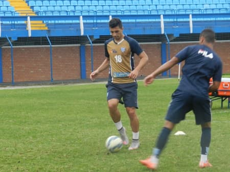 Renan Oliveira, do Avaí (Foto: André Palma Ribeiro/Avaí F. C.)