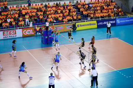 Em tarde inspirada, Camponesa/Minas vence o Sesi-SP na Arena Minas Tênis Clube