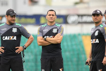 Técnico Hudson Coutinho segue no comando do Figueira em 2016 (Foto: Divulgação)