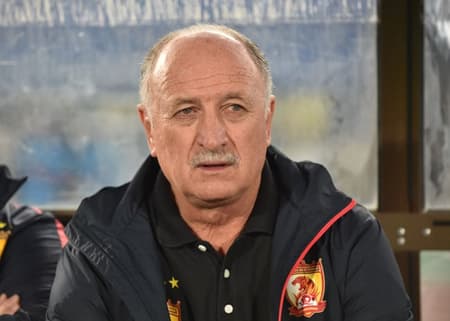 Scolari vai disputar o seu terceiro Mundial de Clubes (Foto: Kazuhiro Nogi / AFP