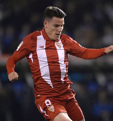 Gameiro marcou os dois gols do Sevilla (Foto: Miguel Riopa / AFP)