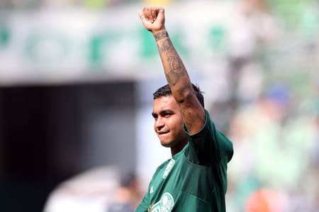 Janeiro - A avalanche de contratações do Verdão movimentou o noticiário: Dudu foi a grande bomba que surpreendeu a todos