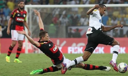 Jonas ficou marcado pelos cartões no decorrer da temporada