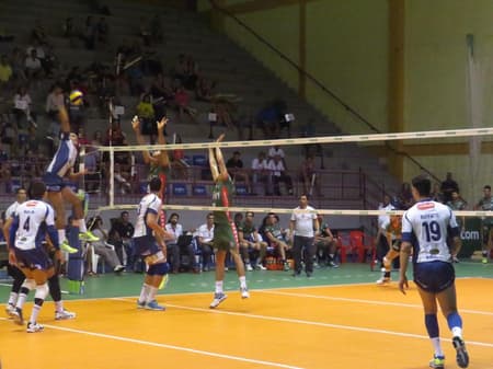 Bento Vôlei/Isabela consegue vitória no tie break sobre o Brasil Kirin (Foto: Bento Vôlei/Divulgação)