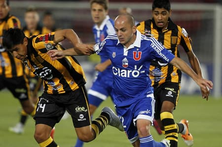 Lorenzetti - Strongest x Universidad de Chile (Foto: AFP/Claudio Reyes)