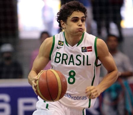 Basquete Raulzinho - Seleção (foto:Divulgação)