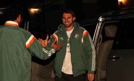 Nos Estados Unidos, Fred dá as boas-vindas ao zagueiro Henrique (Foto: Divulgação)