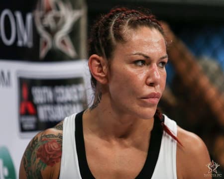 Cyborg deve estrear na categoria peso-pena do UFC em breve