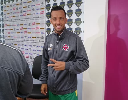Nene chega para Coletiva