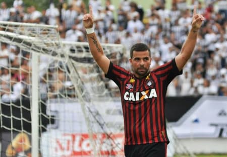 André Lima marcou os dois gols da vitória atleticana. (Divulgação/Atlético)
