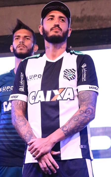 Zagueiro Marquinhos tem contrato renovado com o Figueirense até o final de 2017 (Foto: Divulgação / Site Oficial do Figueirense)
