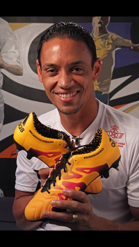 Ricardo Oliveira ganha chuteira personalizada