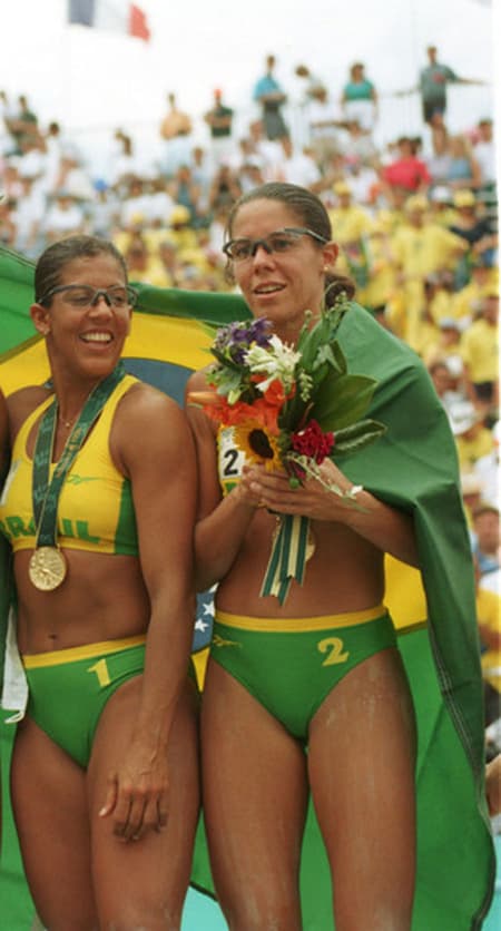 Em 1996, Jaqueline e Sandra levaram o ouro no vôlei de praia