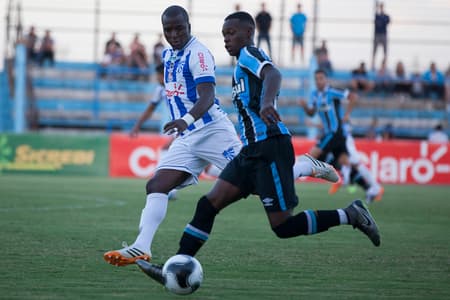Cruzeiro x Gremio (foto:Digue Cardoso/Agencia Freelance)