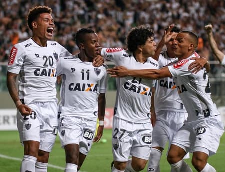 Time do Atlético-MG celebra um dos gols da vitória sobre o Colo Colo (Foto: Bruno Cantini/Atlético-MG)