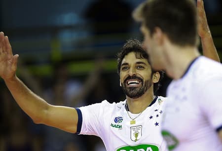 Filipe pode atingir marca histórica nesta sexta-feira (Foto: Divulgação/FIVB)