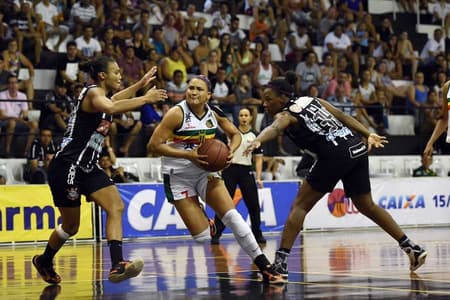 Corinthians/Americana é superado, mas segue com chances na LBF (foto:Gaspar Nobrega/Inovafoto
