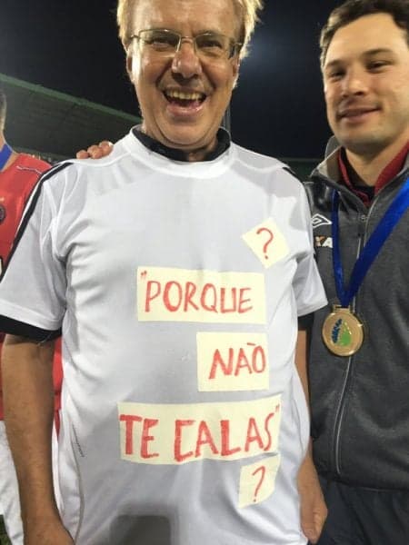 Presidente do Conselho Administrativo do Atlético-PR, Sallim Emed, faz a festa com o primeiro título no comando do clube