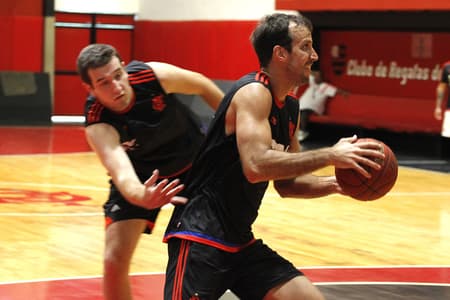 Marcelinho Machado durante treino do Flamengo