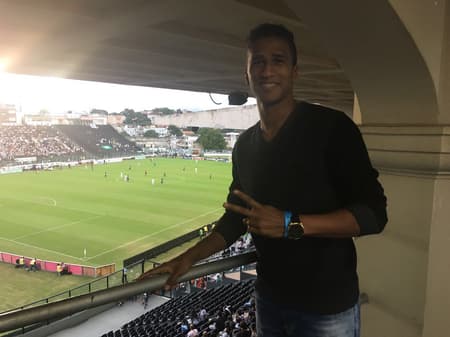 Abuda esteve em São Januário para Vasco e Goiás