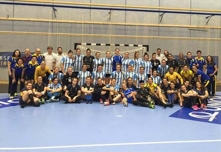 Partida realizada na Europa teve três tempos todos com vitória brasileira. Foto: Divulgação CBHb