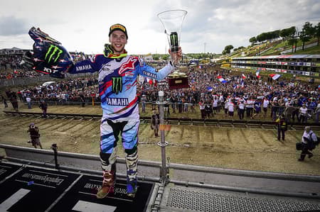 Febvre subiu em casa no lugar mais alto do pódio