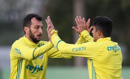 Edu Dracena e Thiago Martins no treino