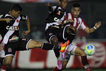 Último encontro: Vasco 2x1 Náutico (12/08/2014, pela Série B)
