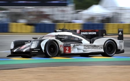 A Porsche contou com a sorte na volta final
