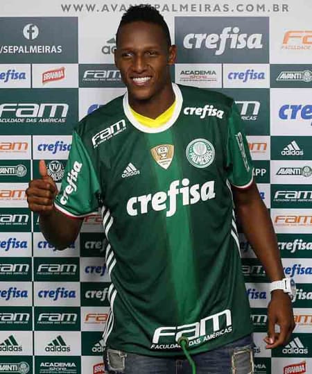 Apresentação Mina no Palmerias