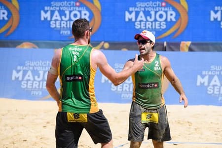 Alison e Bruno Schmidt estão na semifinal em Porec (CRO)  (Foto: Divulgação / GettyImages)