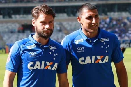 Sóbis e Ábila foram apresentados no Cruzeiro