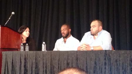 Jon Jones chorou em coletiva de imprensa realizada ao lado de seus representantes