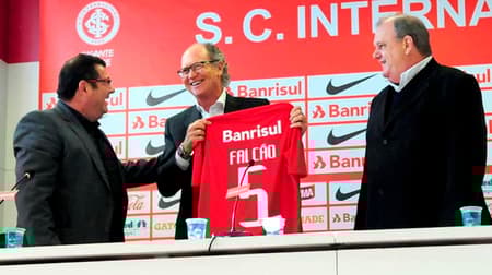 Apresentação do Falcão no Internacional