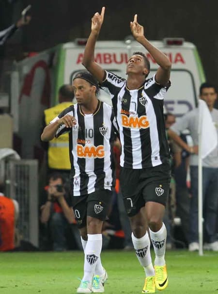 Depois de voltar a mostrar bom futebol no Inter, Jô foi contratado pelo Galo e fez parte do elenco estelar campeão da Liberta