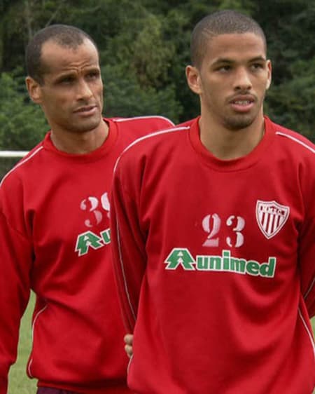 Em seu fim de carreira no Mogi Mirim, Rivaldo atuou ao lado do filho Rivaldinho