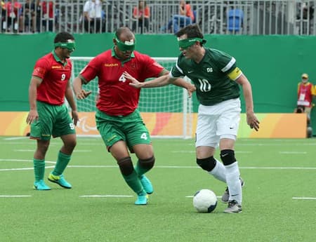 Brasil vence Marrocos na estreia no futebol de 5