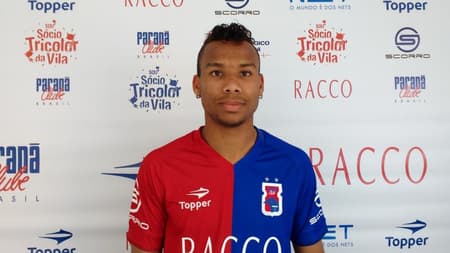 Jogador passou pelo Atlético-PR, mas não fez um jogo sequer na equipe principal do Furacão.