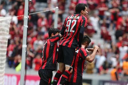 Atlético-PR x Ponte Preta