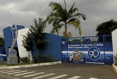 Toca da Raposa (Cruzeiro)