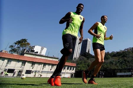 Emerson e Carli: a dupla de zaga alvinegra neste segundo turno de Brasileirão