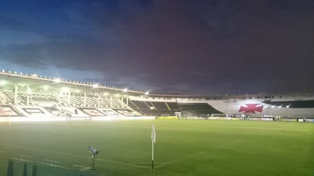 São Januário não teve bom público ao longo da Série B do Brasileiro em jogos do Vasco. Veja fotos a seguir