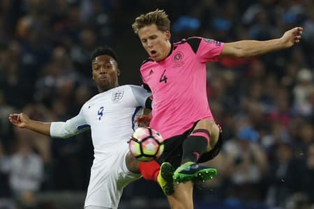 Sturridge e Berra - Inglaterra x Escócia