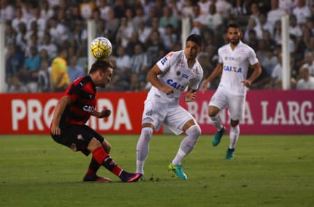 Peixe vence o Vitória na Vila Belmiro&nbsp;